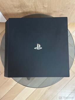 PlayStation 4 Pro 1TB + DualShock 4 ovladač - 3
