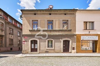 Prodej domu k investici i bydlení na náměstí v Úpici, okrese - 3