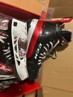 Brusle CCM Tacks XF Pro SR - 3
