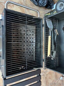 velký zahradní gril na uhlí / brikety - 3