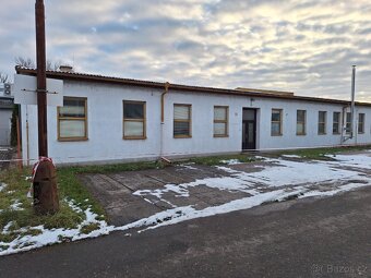 Pronájem zpevněné plochy na 4 osobní auta - 3