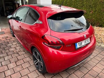 Peugeot 208 GTi - 3