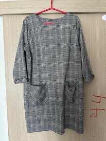 Mix dámských šatů - 3