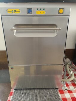 Gastro myčka RM 40 - 3