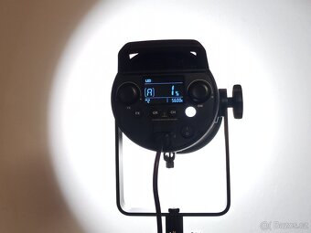 GODOX SL-200 II (200W video světlo) - 3