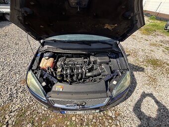 Ford Focus 1.6i - 3