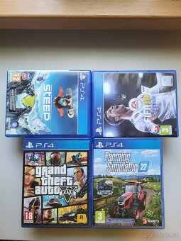 Playstation 4 slim - 500GB + hry, příslušenství - 3