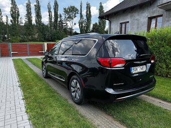 Chrysler Pacifica, 3.6L V6 HYBRID, DPH, 7míst - 3