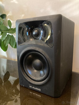 🔊 StudiovĂ© monitory M-Audio AV-42 – kompaktnĂ, ÄŤistĂ˝ zvuk - 3