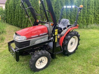 Malotraktor s čelním nakladačem YANMAR EF 224d 4x4 - 3