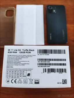 Prodám Xiaomi Mi 11 Lite 5G - 8G/128G - Dual SIM - 3