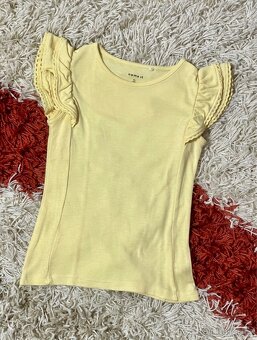 Pastelově žlutý top s volánkama Name It v.110 - 3