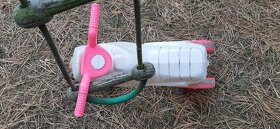 Prodám plastové odrážedlo motorka růžová. - 3