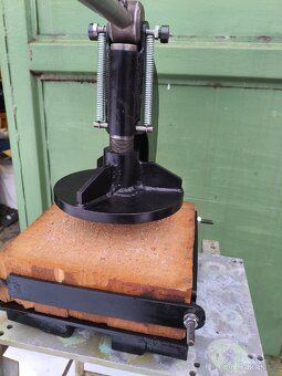 Ruční pákový vysekávací lis na useň, kůži - 3