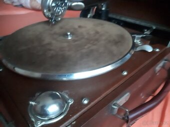 Starožitný gramofon na kliku - 3
