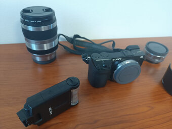 Sony NEX-7, 18-200mm, 16mm, externí blesk - 3