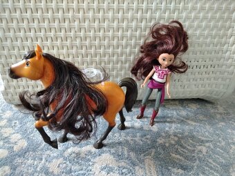 Panenka a kůň: Lucky a Spirit - 3