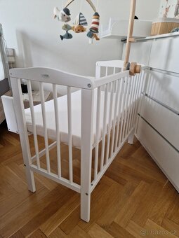 Prodám přístavnou postýlku s matrací (jako nová) - 3