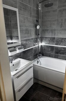 Pronájem bytu 3+1 74m2 na ul. Bratr. Veverkových - 3