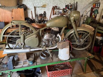 Jawa pérák 250 - 3