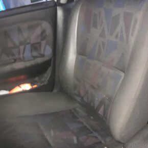 Koupím přední sedačky na mitsubishi Carisma - 3