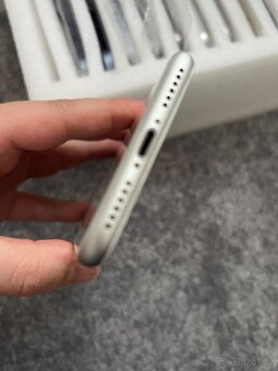 iPhone 8 64Gb v hezkém stavu, 100% baterie - 3