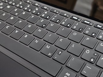 Microsoft Surface Go 2
- 3