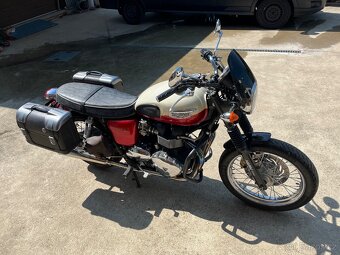 Triumph Bonneville T100 (2012) - 3