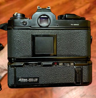 Nikon FE + 50/1.8 AI + motor + blesk - 3