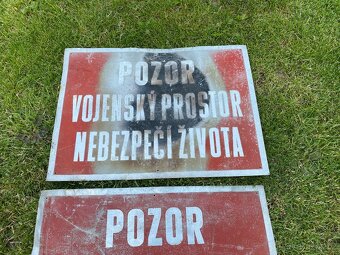 stará cedule vojenský prostor plechová cedule armádní - 3