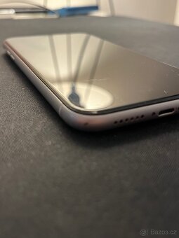 iPhone XR 64GB Bílý - 3