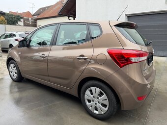 HYUNDAI iX20 1.4i 66 KW 1.MAJITEL,2XKOLA,PO VELÉM SERVISE - 3