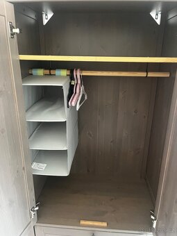 Skříň a postel IKEA Sundvik do dětského pokoje - 3