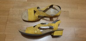 Dámské letní žluté sandály Rieker, vel. 39 - 3