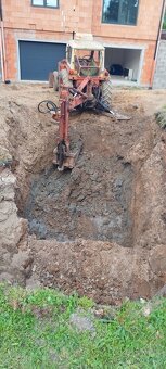 Traktorbagr Bělorus - 3