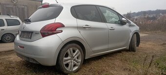 Peugeot 208 1.2 60kw díly - 3