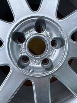 Prodám samostatné kolo R17 originál Audi 5x112 - 3