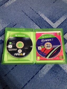 Xbox One S 1 tb + 2 hry - 3