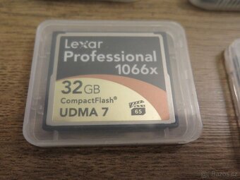 Sandisk CF 32 GB 8 ks + Sandisk CF 64 Lexar CF 32 GB 2ks + - 3