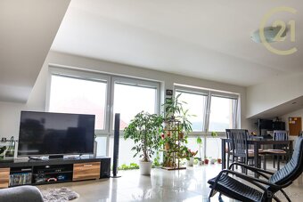 Světlý byt 3+kk s výhledem na lesy – klid a pohodlí v Iva... - 3