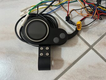 Set kontrolérů s displejem 52V - 3