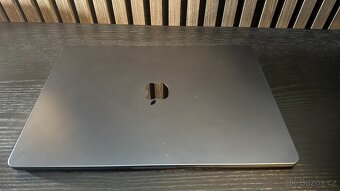 MacBook Air 15" M3 – 16GB RAM / 512GB SSD – temně inkoustov - 3