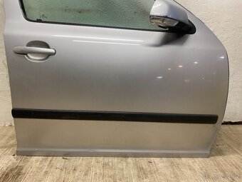 ŠKODA OCTAVIA 2 2004-2013- PRAVÉ PŘEDNÍ DVEŘE KOMPLETNÍ 9102 - 3