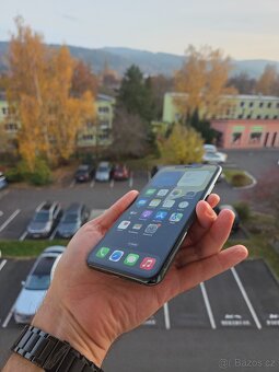 Apple iPhone 11 Pro Max 256GB Midnight green - baterie 100% - 3