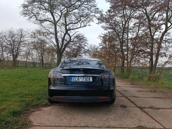 Tesla model S - 3