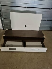 Prodám konferenční stolek a stolek pod TV - 3