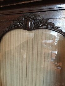 Prodáme starožitnou dubovou 3-dílnou skříň - 3