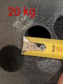 Závaží / kotouče na činku celkem 214 kg + 2x 160cm osy - 3