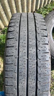 Pneu Michelin 225/75-R16 CP - 3