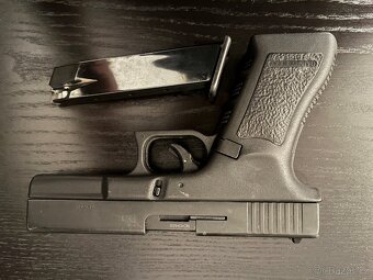 Replika zbraně Glock - 3